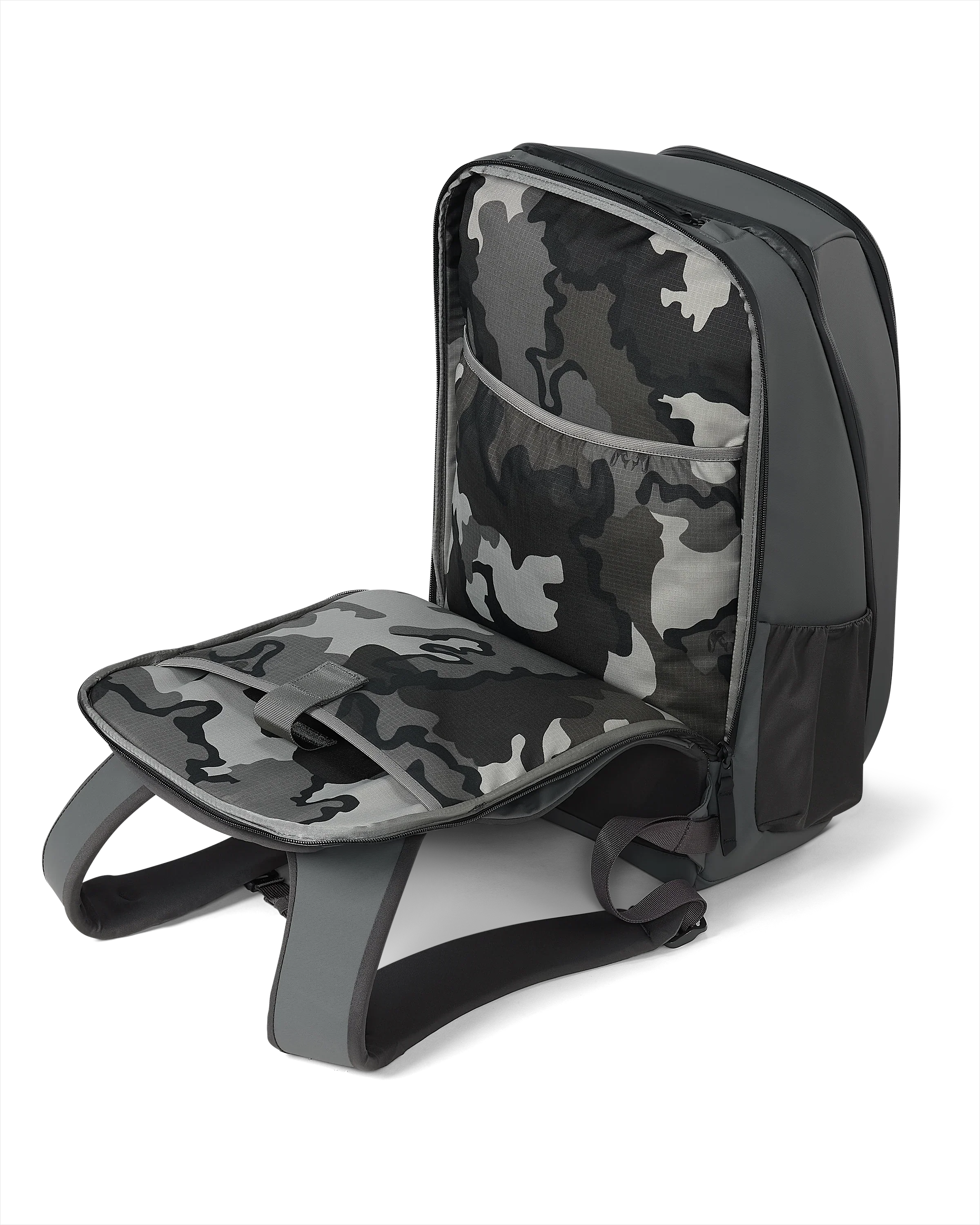 Waypoint Travel Backpack | Gunmetal